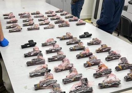 الاحتلال يزعم إحباط تهريب 50 مسدسا بالقرب من الحدود الأردنية