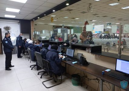 الشرطة: تنقل 16 ألف مسافر وتوقيف 75 مطلوبا عبر معبر الكرامة الأسبوع الماضي