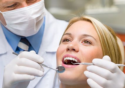 5 حالات صحية خطيرة يمكن اكتشافها من الفم ولا علاقة لها بالأسنان