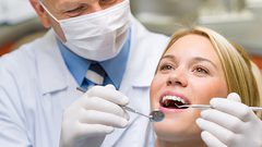 5 حالات صحية خطيرة يمكن اكتشافها من الفم ولا علاقة لها بالأسنان