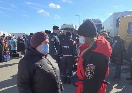 أول قطار يحمل اللاجئين من دونباس يصل إلى مقاطعة فورونيج الروسية