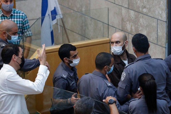 تفاصيل الظروف الاعتقالية التي يعيشها الأسيران كممجي وجرادات في العزل