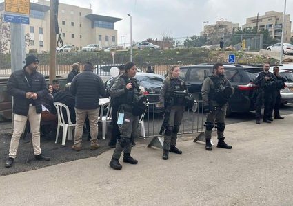 بن غفير يضع مكتبه "الاستفزازي" مقابل منزل عائلة السعو في الشيخ جراح