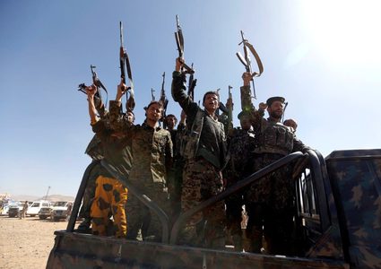 الحوثي يستهدف أحياء مأرب السكنية بوابل من الصواريخ الباليستية