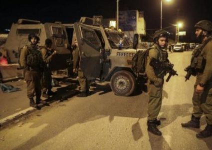 قوات الاحتلال تغلق طريق رام الله نابلس