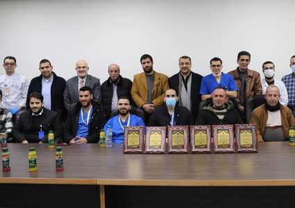 أهالي برقة واقليم فتح يكرمان مستشفى النجاح الجامعي