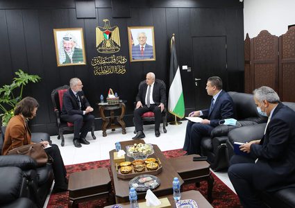 وزير الداخلية يبحث مع القنصل السويدي تعزيز العلاقات الثنائية