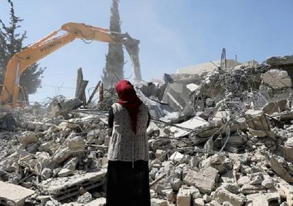 الاحتلال يخطر بهدم منزل أسير من بلدة السيلة الحارثية غرب جنين