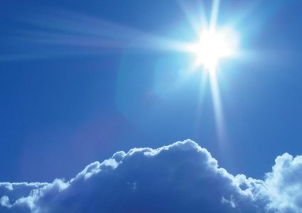 الطقس: أجواء دافئة ولطيفة والحرارة أعلى من معدلها العام بحدود 5 درجات