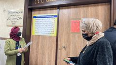 وحدة الجودة وسلامة المريض وضبط العدوى وبالتعاون مع الإدارة العامة للمستشفيات تُجري زيارة تفقدية لمستشفى رفيديا الحكومي ومستشفى الوطني الحكومي في محافظة نابلس لمتابعة سياسات وإجراءات سلامة المريض ومكافحة وضبط العدوى في أقسام مختلفة وخاصة أقسام العزل لمرضى كورونا، وأقسام الكلية، والجراحة، وقسم كورونا الأطفال، وقسم العناية القلبية وأقسام العناية المكثفة والباطنية، فيما شاركت الإغاثة الكاثوليكية بالزيارة لمتابعة الاحتياجات الخاصة لمستشفى الوطني، حيث قامت الإغاثة الكاثوليكية بالتبرع بمولد كهربائي يستخدم في حال انقطاع الكهرباء للحفاظ على سلامة المرضى.