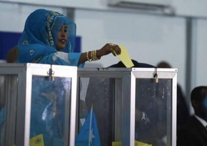 الصومال تؤجل استكمال الانتخابات شهرا إضافيا