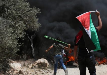 إصابة 3 شبان بالرصاص المعدني والعشرات بالاختناق خلال قمع مسيرة كفر قدوم