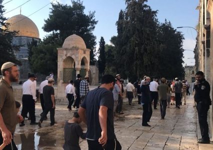 عشرات المستوطنين يقتحمون "الأقصى"