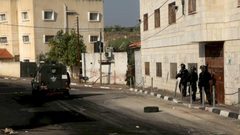 الاحتلال يقتحم مدينة طوباس ويفتش منزلا