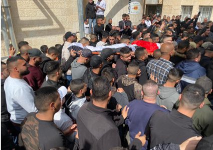 جنين: جماهير غفيرة تشيّع جثماني الشهيدين الحصري ونجم بموكب مهيب