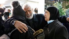 عودة عشرات الطلبة من أوكرانيا