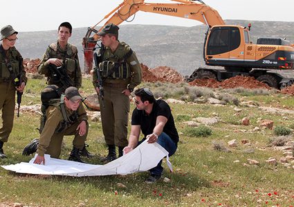 الاحتلال يجرف طرقا فرعية في محيط سبسطية بنابلس