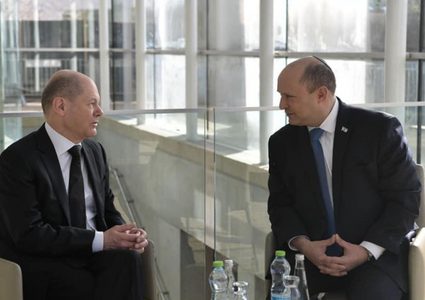 المستشار الألماني يبحث بإسرائيل النووي الإيراني