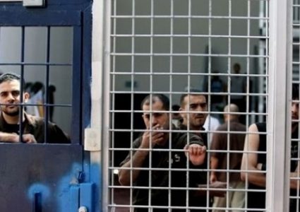 64 يوما على مقاطعة الأسرى الإداريين لمحاكم الاحتلال