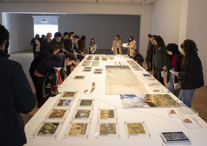 "القطان" تفتتح معرض "عرافات: فن تذكّر المستقبل"