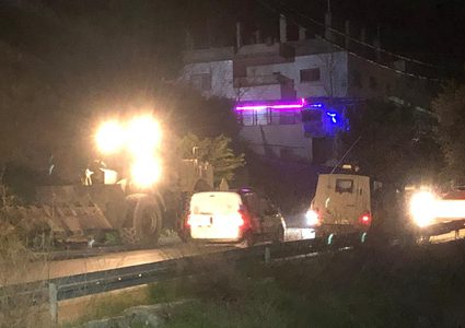 الاحتلال يضع عراقيل على الشارع الرئيسي بين بلدتي برقة وسيلة الظهر