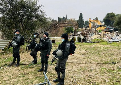 الاحتلال يسلم مواطنا من الشيخ جراح إخطارا "للتخلص من كلب"