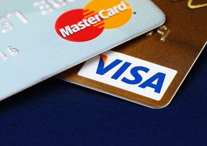 فيزا وماستركارد تعلقان عملياتهما في روسيا