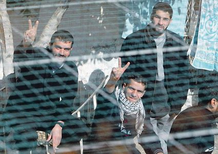 65 يوما على مقاطعة الأسرى الإداريين لمحاكم الاحتلال