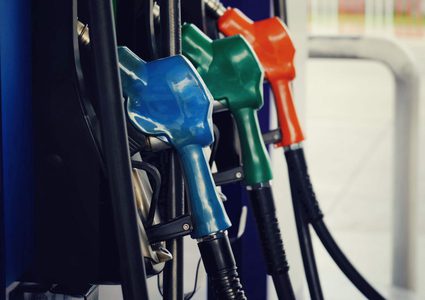 "اسرائيل" تتوقع زيادة إضافية على أسعار الوقود الشهر المقبل