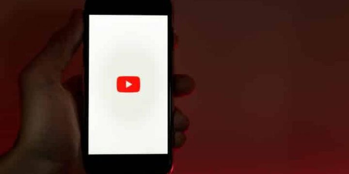 يوتيوب يجذب مذيعي البودكاست