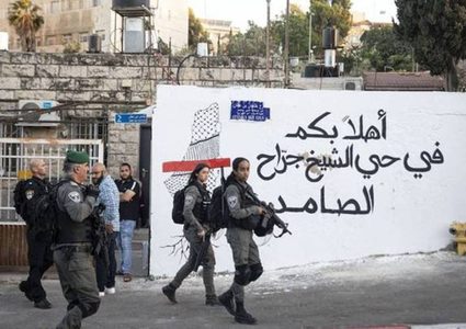 الاحتلال يعتقل 3 شبان من حي الشيخ جراح بالقدس
