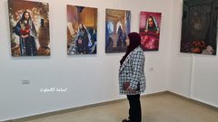 معرض فني بغزة بعنوان " ذات" لمناسبة يوم المرأة