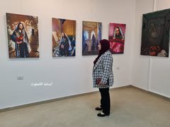 معرض فني بغزة بعنوان " ذات" لمناسبة يوم المرأة