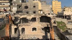 الاحتلال يهدم منزلا في مخيم شعفاط شمال القدس