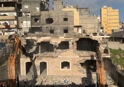 الاحتلال يهدم منزلا في مخيم شعفاط شمال القدس