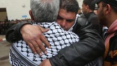 تشييع جثمان الشهيد أحمد حكمت سيف في جنازة عسكرية انطلقت من مستشفى النجاح