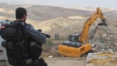 الاحتلال يخطر بهدم مسكن شرق القدس