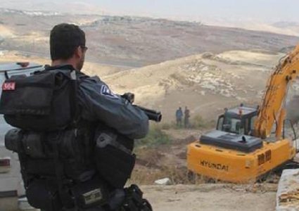 الاحتلال يخطر بهدم مسكن شرق القدس