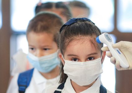 فايزر تبدأ تجارب حبوب مضادة لكورونا لدى الأطفال