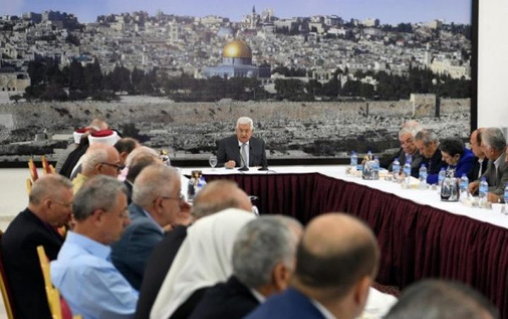 الرئيس عباس يترأس اجتماعاً للقيادة الفلسطينية