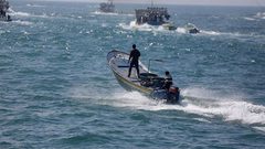 زوارق الاحتلال تطلق النار تجاه الصيادين في بحر رفح