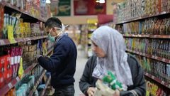 "خلية الأزمة" تتخذ عدة قرارات لدعم سلة المستهلك الغذائية