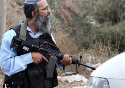 مستوطن يطلق الرصاص على مدرسة الخنساء في تقوع شرق بيت لحم