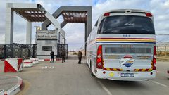 الفوج الأول من معتمري قطاع غزة يغادر للسعودية.. بعد انقطاع لعامين