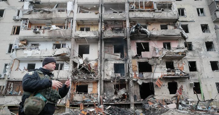 استهداف مناطق سكنيّة في كييف ونزوح نصف سكّان العاصمة