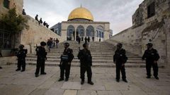الاحتلال يسلم مقدسيا قرارا بالإبعاد عن "الأقصى "