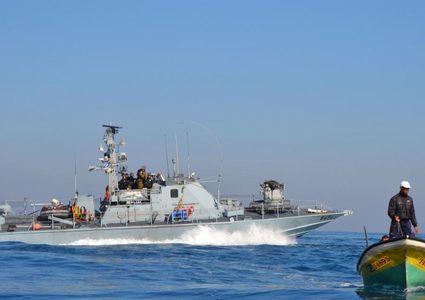 الاحتلال يطلق النار صوب المزارعين والصيادين وسط وجنوب قطاع غزة