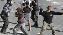 مستوطنون يهاجمون منزلا في برقة شمال غرب نابلس