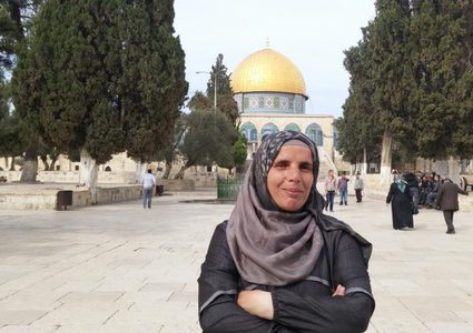 الاحتلال يبعد مرابطة عن الأقصى لمدة أسبوع