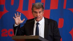 نجم من العيار الثقيل يهدد صفقة صلاح في برشلونة